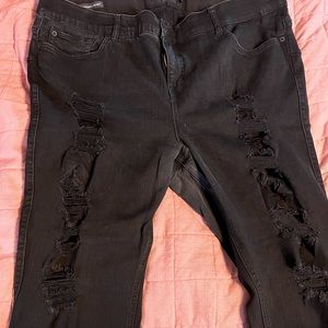 Torrid 24R black ripped bombshell skinny